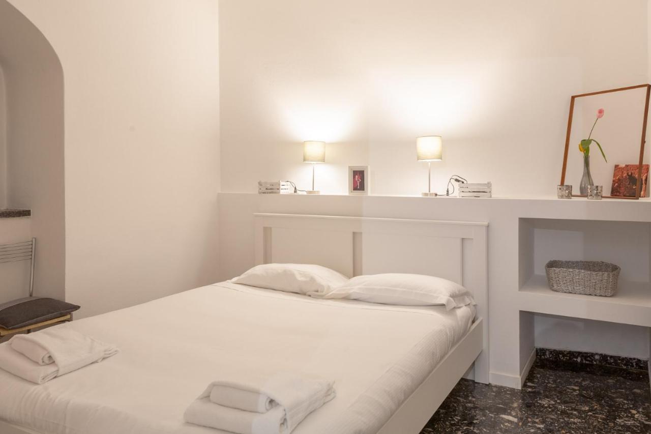 Bnbutler - Vigevano, 13 - A Due Passi Dalla Darsena Apartment Milan Bagian luar foto
